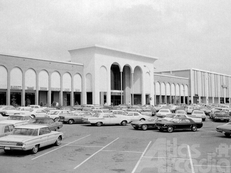 100 Oaks Mall, Nasville, TN 006a