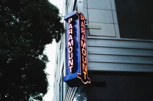Paramount Bar and Grill