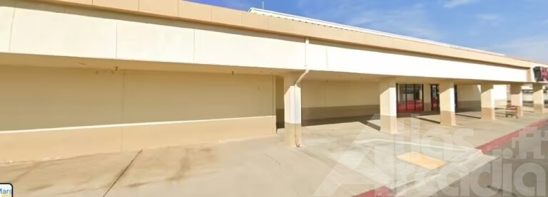 Exterior photo of Pizza Time Theatre: Bakersfield, CA