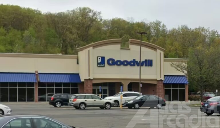 Exterior photo of Pizza Time Theatre: Waterbury, CT