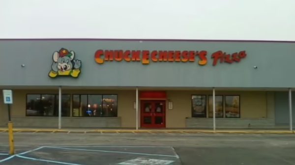 Exterior photo of ShowBiz Pizza Place: Indianapolis, IN (E Washington St)