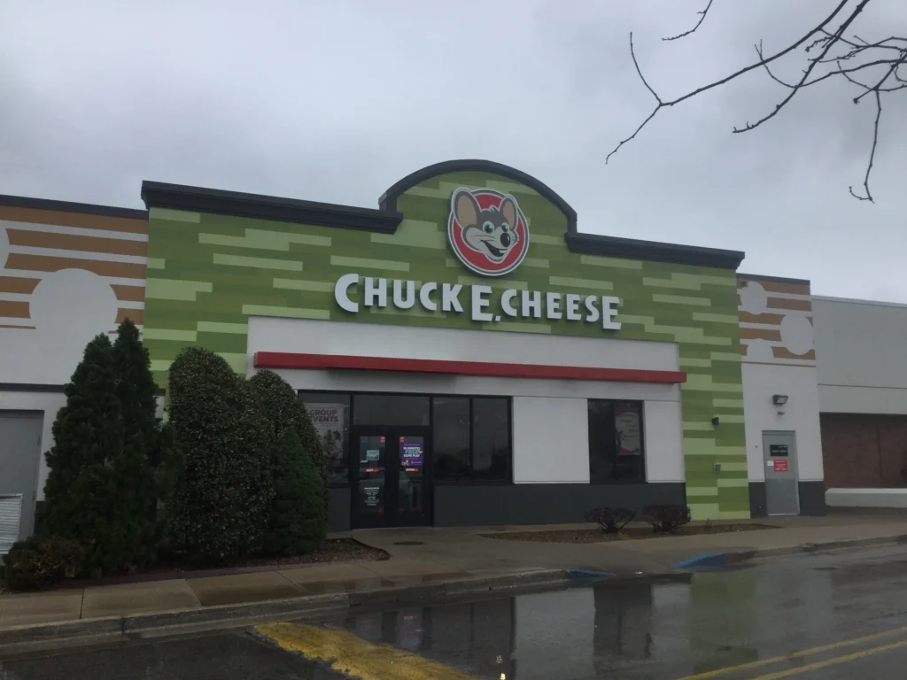 Chuck E. Cheese: Bowling Green