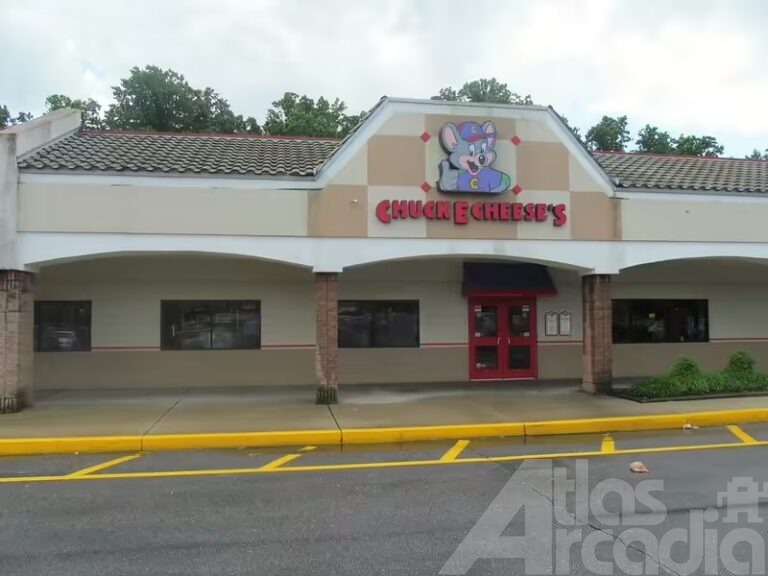 Exterior photo of Chuck E. Cheese's: Deptford, NJ