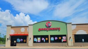 Exterior photo of Chuck E. Cheese's: Syracuse, NY