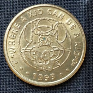 Chuck E. Cheese: 1999 Bowler Hat Brass