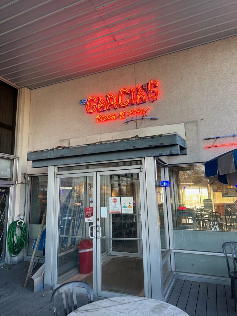 Garcia’s Pizza in a Pan: Decatur, IL