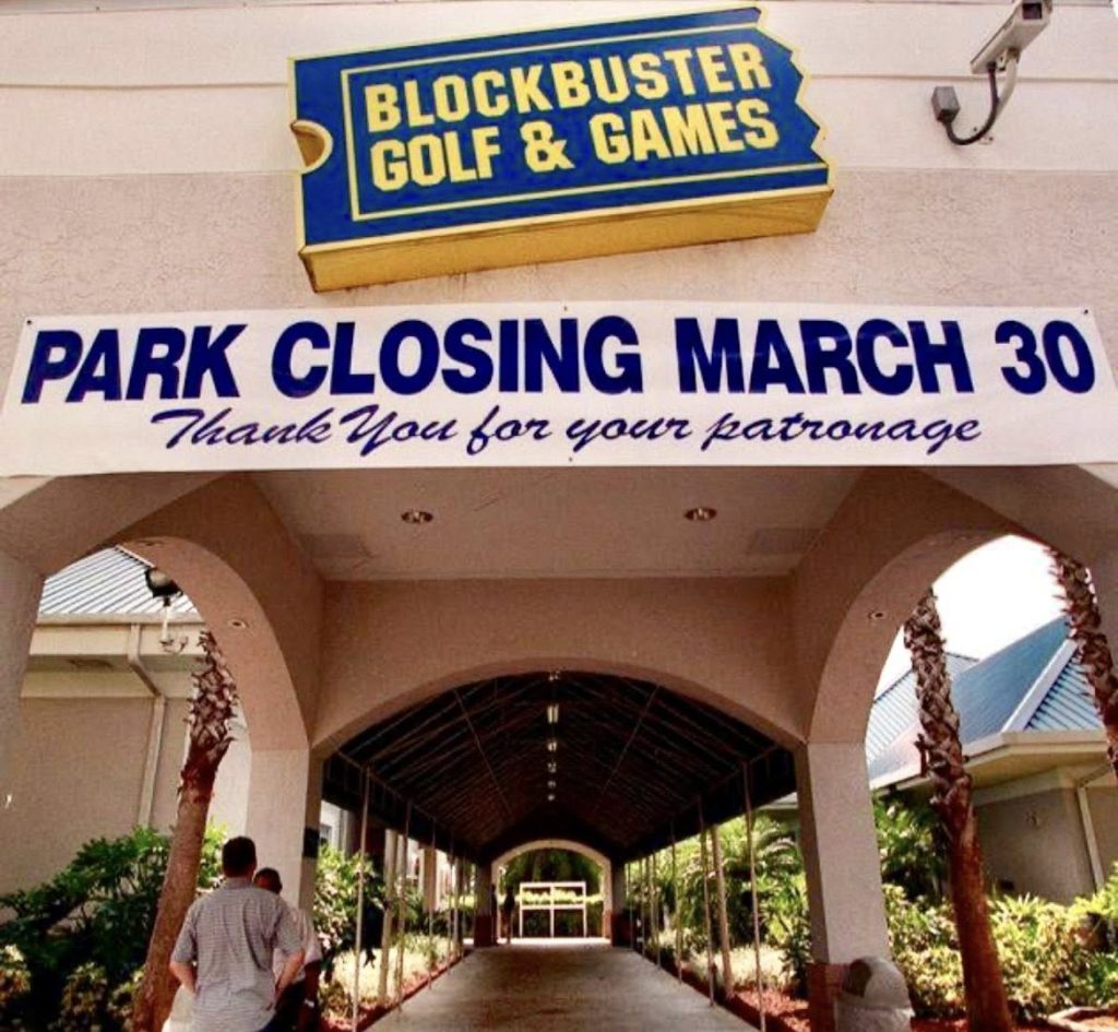 Blockbuster Golf & Games storefront with banner: "Park Closing March 30"